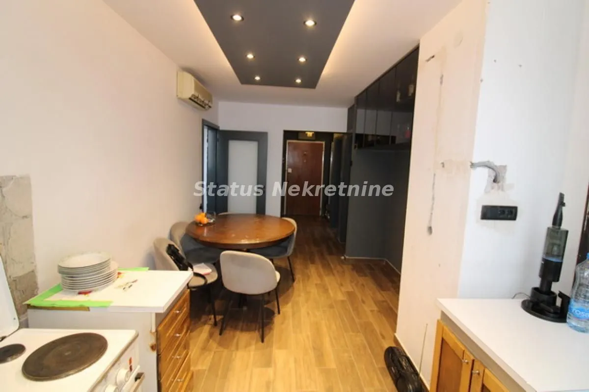 Prodaja, dvosoban stan, 63m², Bulevar Oslobodjenja, Novi Sad Sve Podlokacije