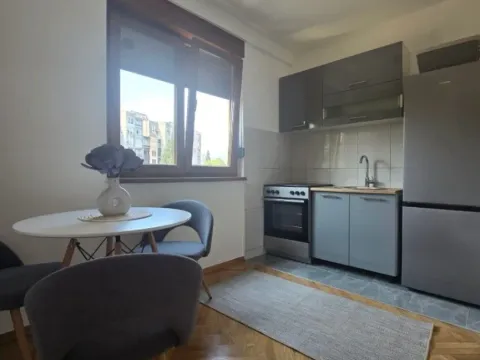 Izdavanje, garsonjera, 28m², Nova Dalmatinska, Podgorica - image 7