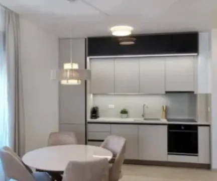 Izdavanje, jednosoban stan, 47m², Bečići, Budva