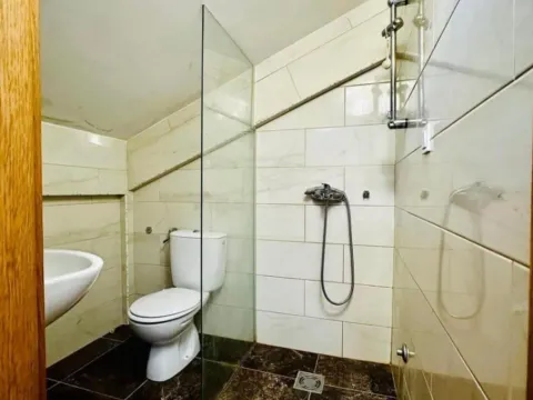 Izdavanje, dvosoban stan, 77m², Babilonija, Budva - image 4