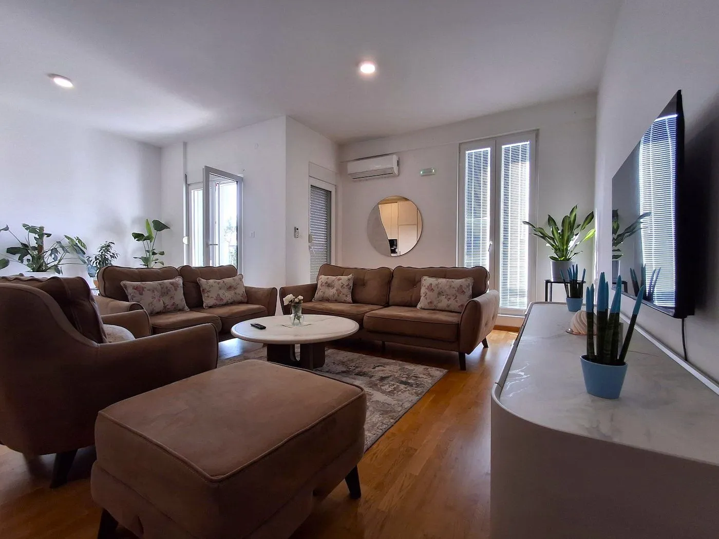 Rent, apartment, 160m², Stari Aerodrom, Podgorica