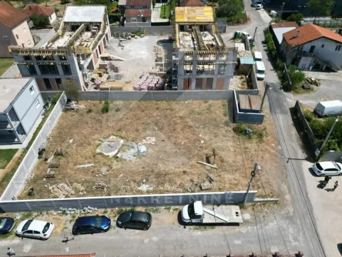 Izdavanje, plac, 900m², Gornja Gorica, Podgorica - image 2