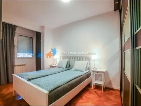 Izdavanje, trosoban stan, 73m², Stari Grad, Beograd - image 8