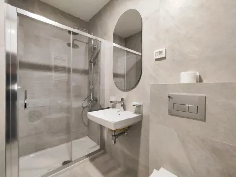 Izdavanje, garsonjera, 33m², Central Point, Podgorica - image 8
