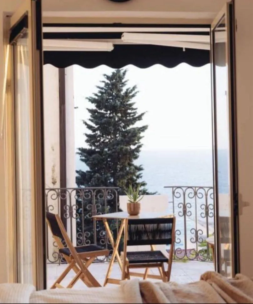 Sale, two bedroom apartment, 80m², Sveti Stefan, Budva
