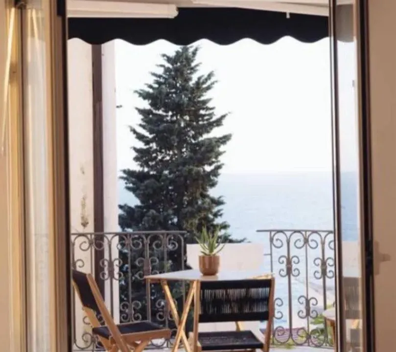 Sale, two bedroom apartment, 80m², Sveti Stefan, Budva