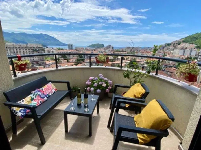 Rent, two bedroom apartment, 57m², Dubovica, Budva