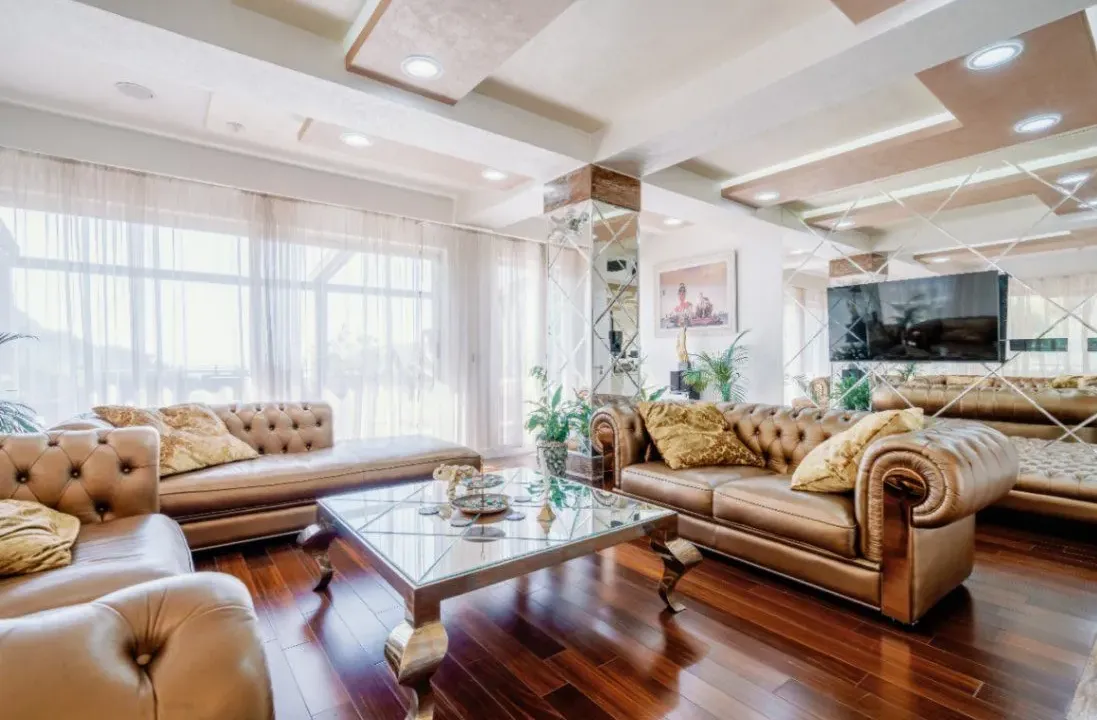 Prodaja, trosoban stan, 400m², Podkošljun, Budva