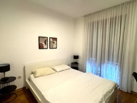 Izdavanje, jednosoban stan, 45m2, Stara Varoš, Podgorica Izdavanje, jednosoban stan, 45m2, Stara Varoš, Podgorica