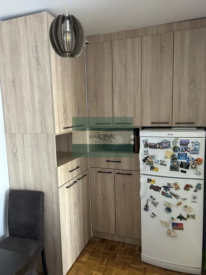 Prodaja, dvosoban stan, 43m², Adamovićevo Naselje, Novi Sad Sve Podlokacije