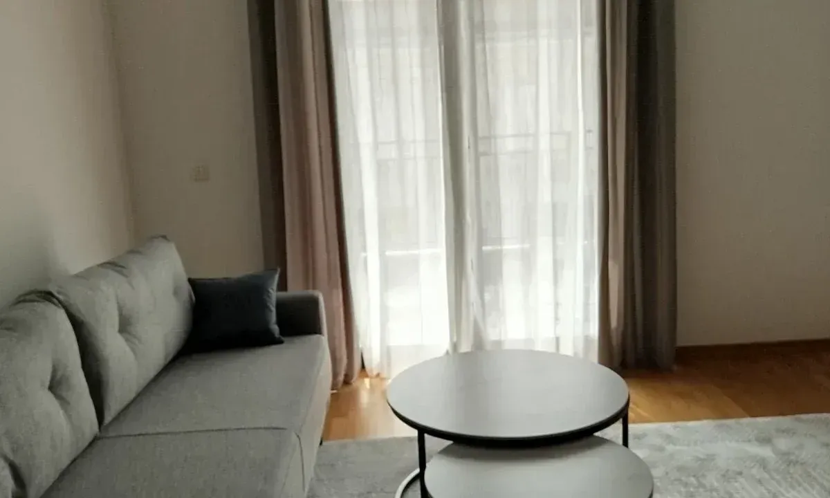 Izdavanje, stan, 56m², Tivat, Crna Gora