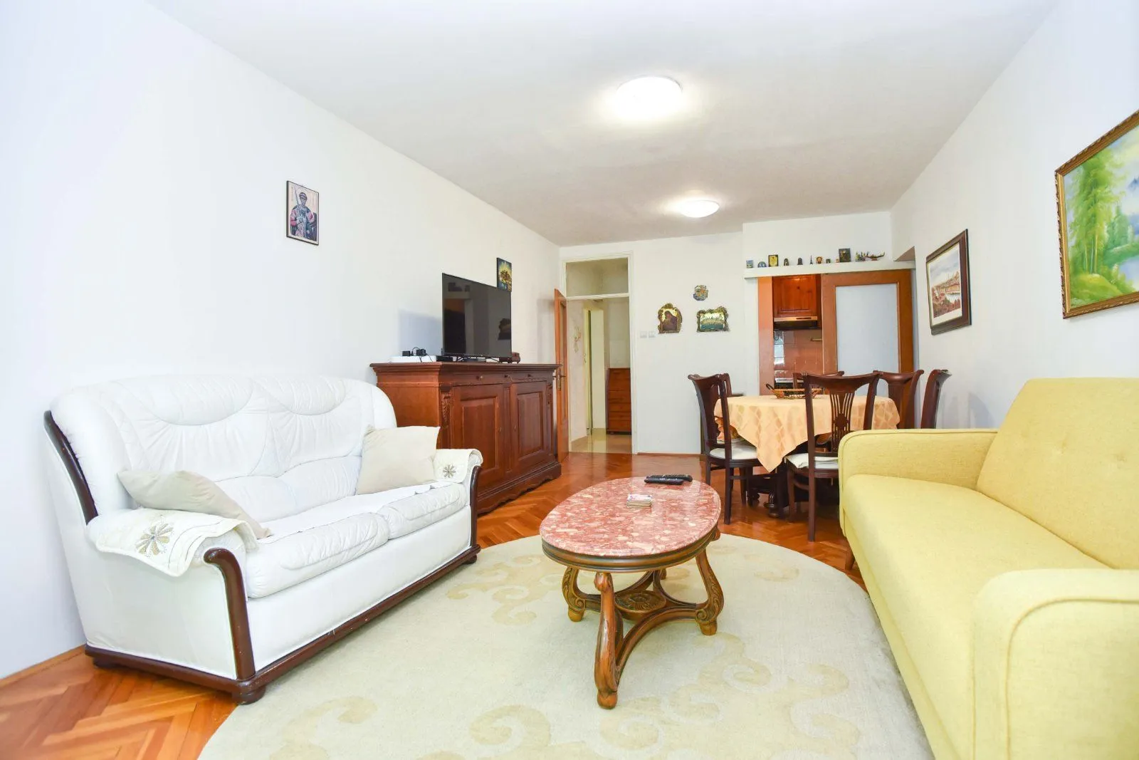 Izdavanje, trosoban stan, 130m², Budva, Crna Gora