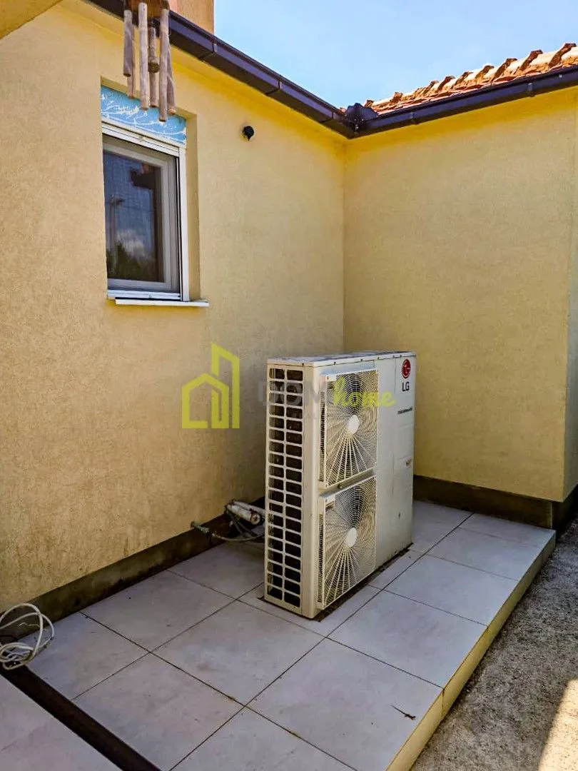 Rent, house, 194m², Tološi, Podgorica