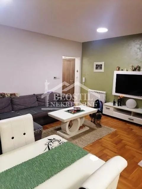 Prodaja, trosoban stan, 80m², Ledine, Beograd