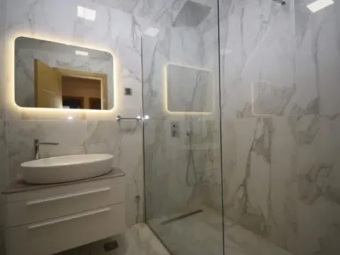 Izdavanje, trosoban stan, 120m², Kod Capital Plaze, Podgorica - image 5