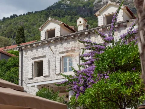 Prodaja, kuća, 381m², Kotor, Crna Gora