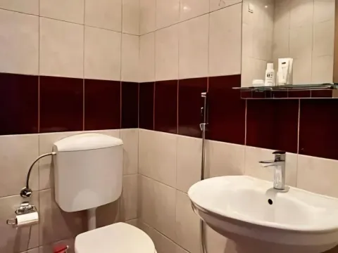 Sale, two bedroom apartment, 70m², Petrovac, Budva - image 10