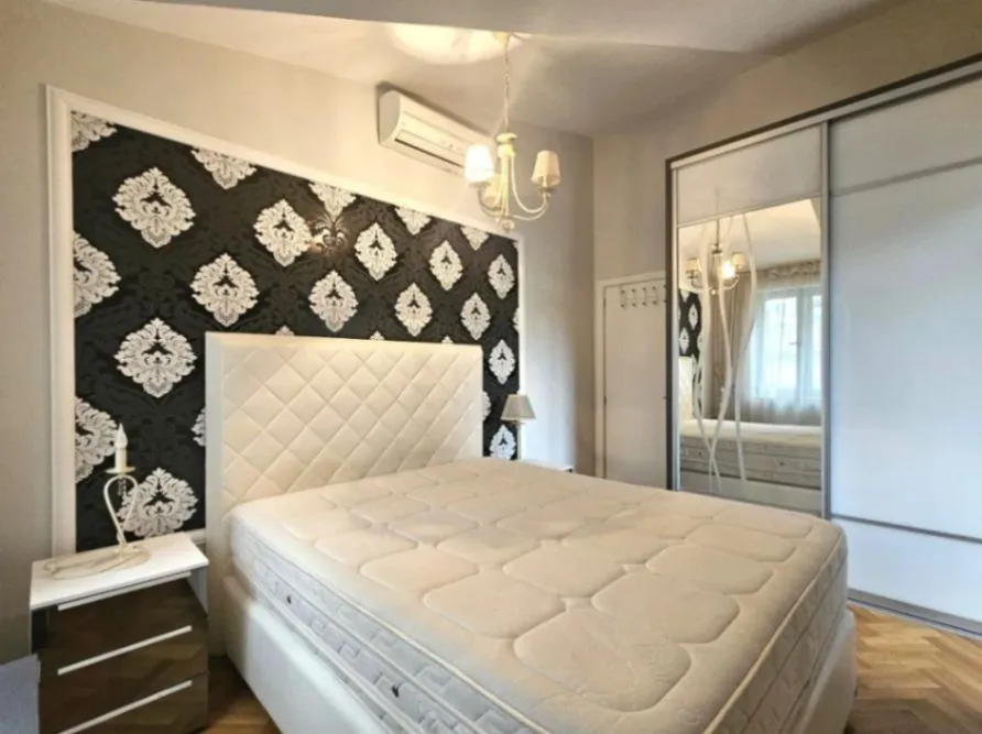 Prodaja, trosoban stan, 100m², Dobrota, Kotor