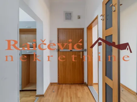 Prodaja, jednosoban stan, 40m², Centar, Stara Pazova - image 7