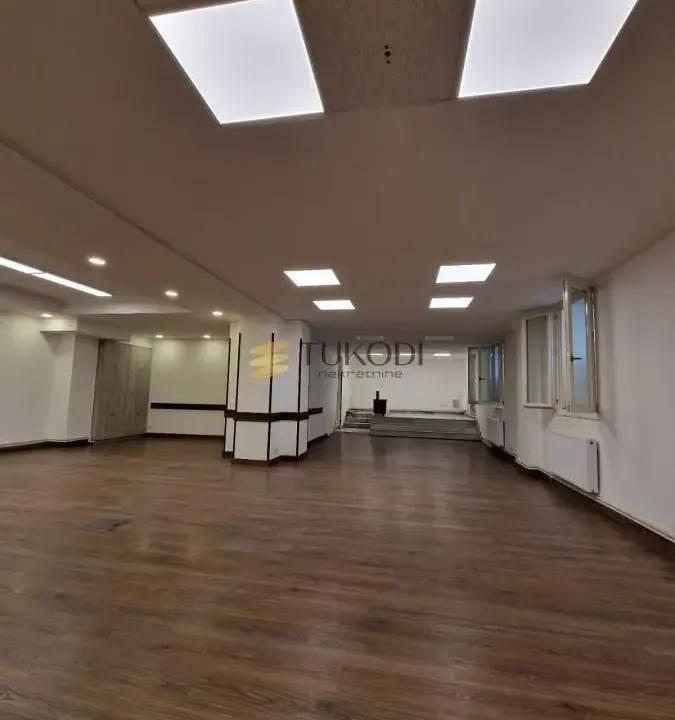 Prodaja, poslovni prostor, 176m², Kosančićev Venac, Beograd