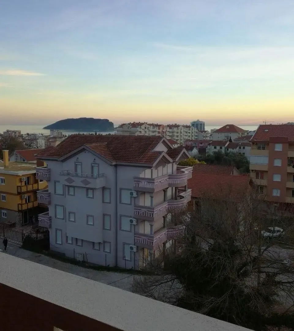 Rent, studio apartment, 27m², Lazi, Budva