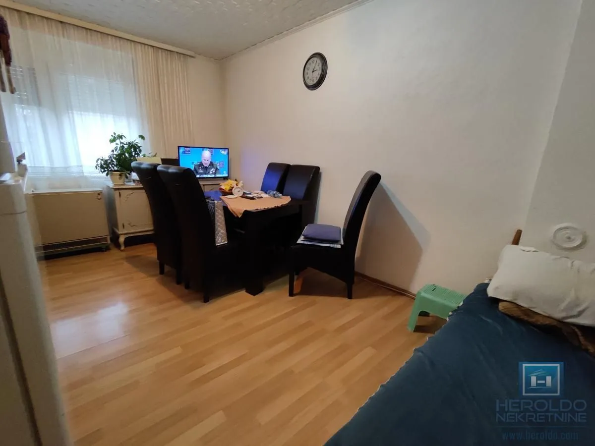 Prodaja, dvosoban stan, 68m², Pivara, Jagodina