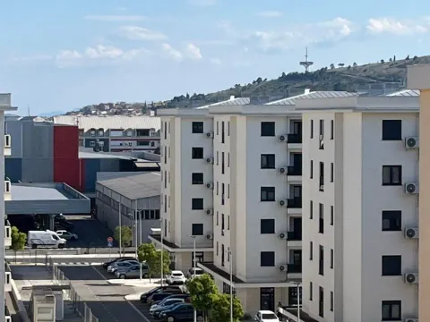 Prodaja, jednosoban stan, 46m², City Kvart, Podgorica - image 13