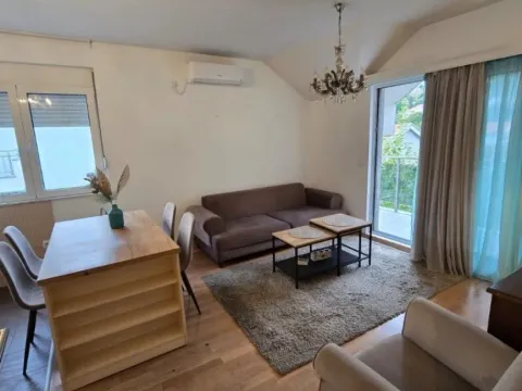 Izdavanje, jednosoban stan, 43m², Dalmatinska ulica, Podgorica