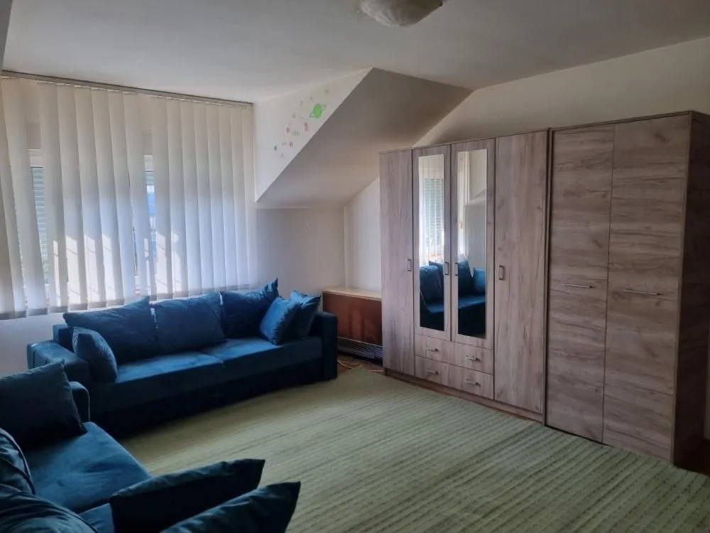 Rent, apartment, 130m², Čukarica, Beograd