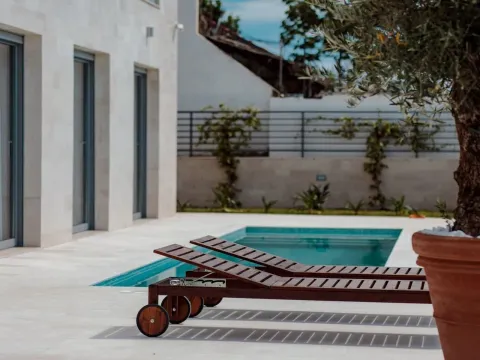 Rent, four bedroom apartment, 273m², Marići, Tivat - image 9