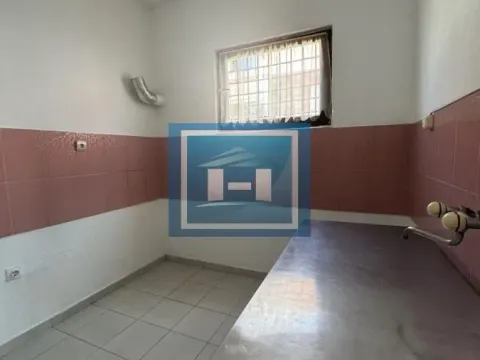Rent, office space, 84m², Ćuprija, Srbija - image 5