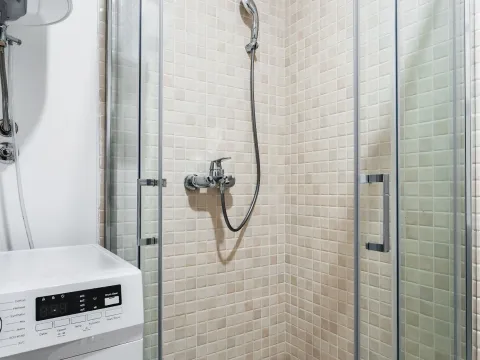 Izdavanje, dvosoban stan, 67m², Bečići, Budva - image 8