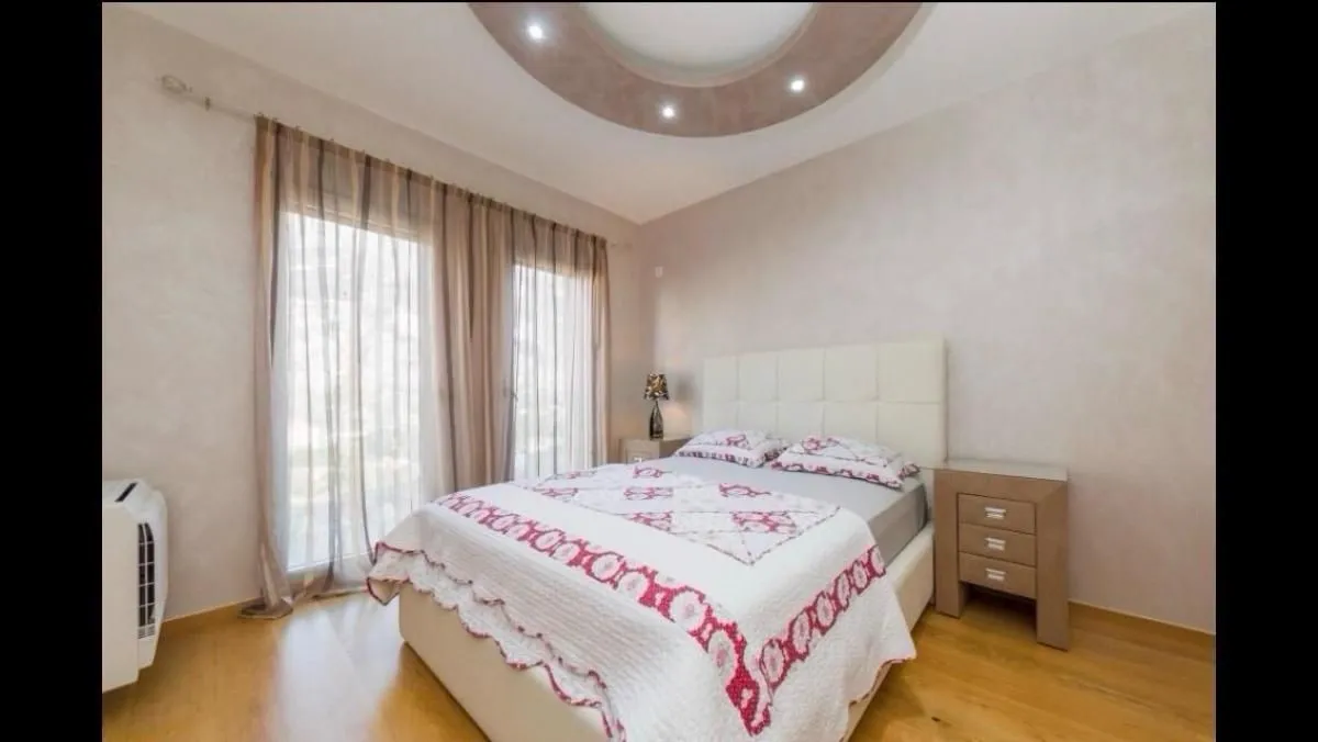 Rent, two bedroom apartment, 82m², Kotor, Crna Gora