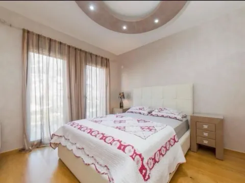 Izdavanje, dvosoban stan, 82m², Kotor, Crna Gora - image 7