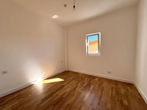 Sale, two bedroom apartment, 64m², Sutomore, Bar - image 5