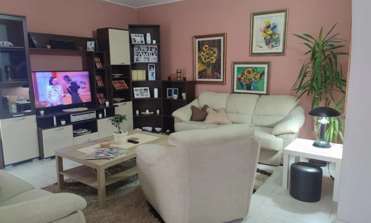 Prodaja, kuća, 420m², Donja Vrežina, Niš