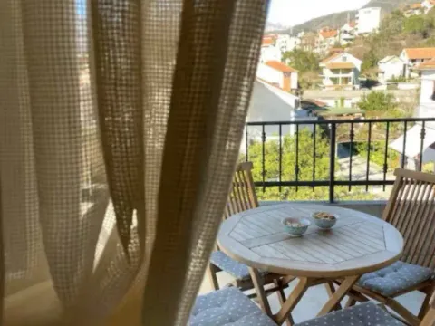 Rent, one bedroom apartment, 45m², Kalimanj, Tivat