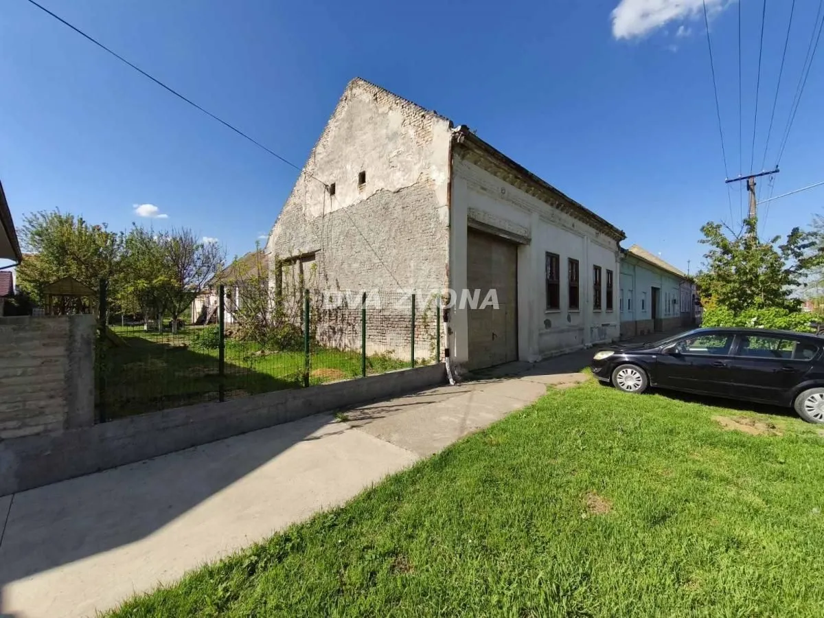 Sale, house, 408m², Bela Palanka, Srbija