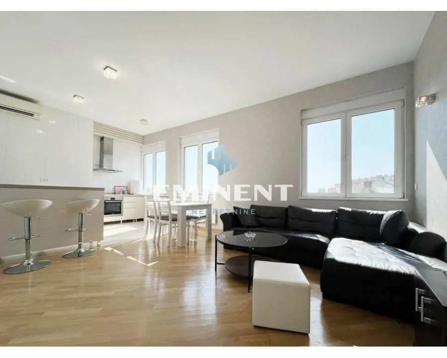 Izdavanje, stan, 54m², Stari Grad, Beograd