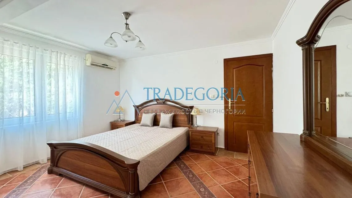 Prodaja, kuća, 320m², Bar, Crna Gora