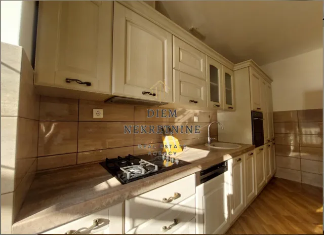 Rent, three bedroom apartment, 130m², Dobrota, Kotor
