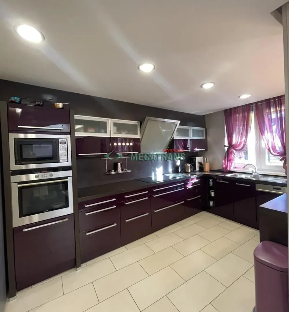 Rent, apartment, 310m², Grbavica, Novi Sad Sve Podlokacije