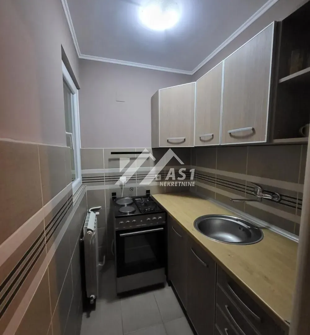 Izdavanje, stan, 31m², Bulevar Oslobodjenja, Novi Sad Sve Podlokacije