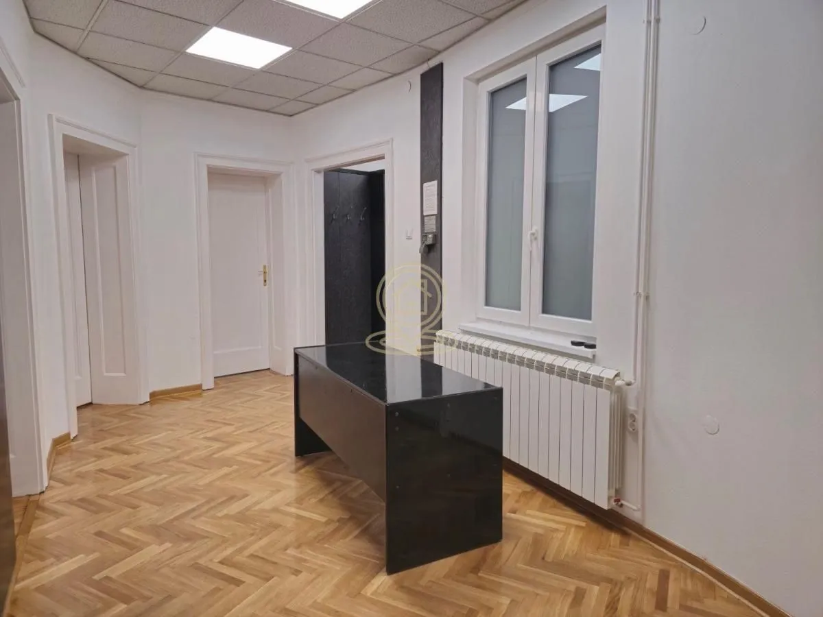 Rent, office space, 135m², Stari Grad, Beograd