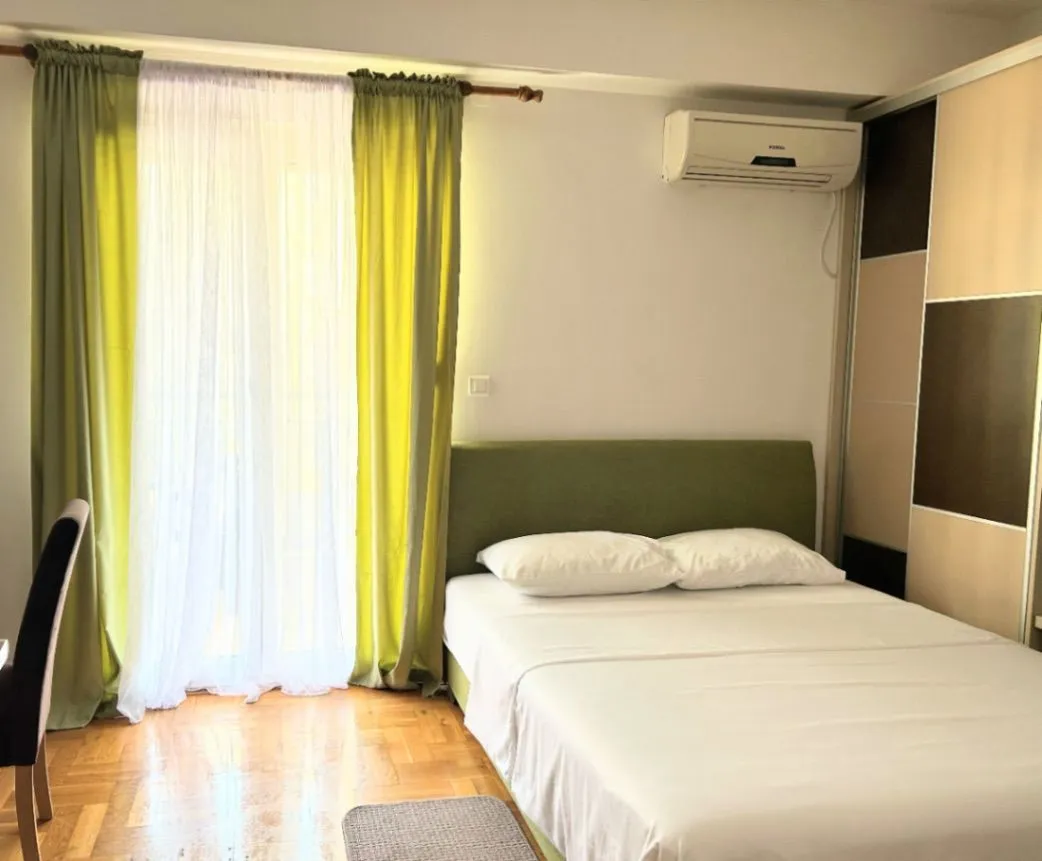 Stan-na-dan, garsonjera, 29m², Blok 9, Podgorica