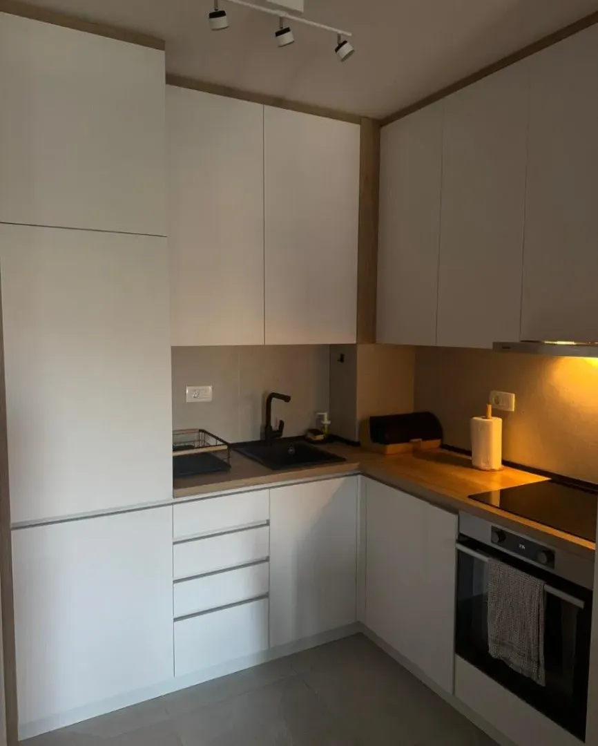 Izdavanje, jednosoban stan, 40m², Central Point, Podgorica