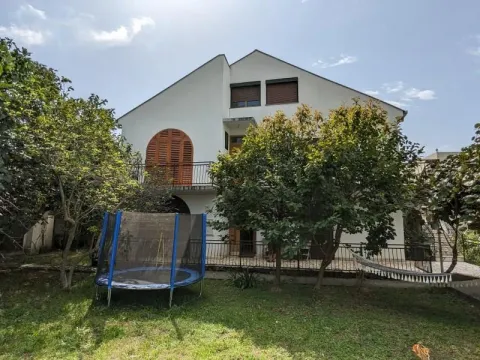 Prodaja, kuća, 400m², Bar, Crna Gora