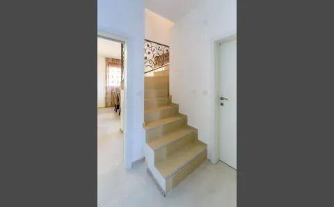 Rent, two bedroom apartment, 120m², Petrovac, Budva - image 6