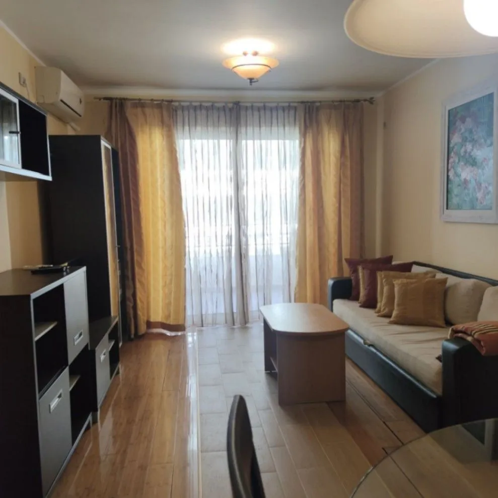 Izdavanje, jednosoban stan, 44m², Bečići, Budva