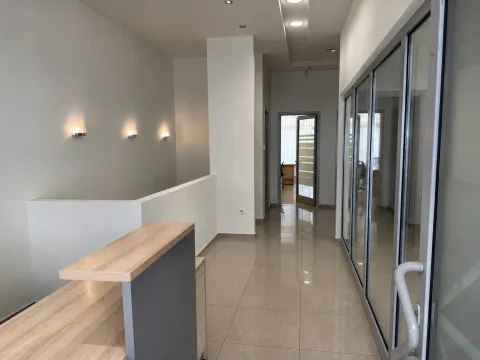 Rent, office space, 189m², Stari Aerodrom, Podgorica - image 2